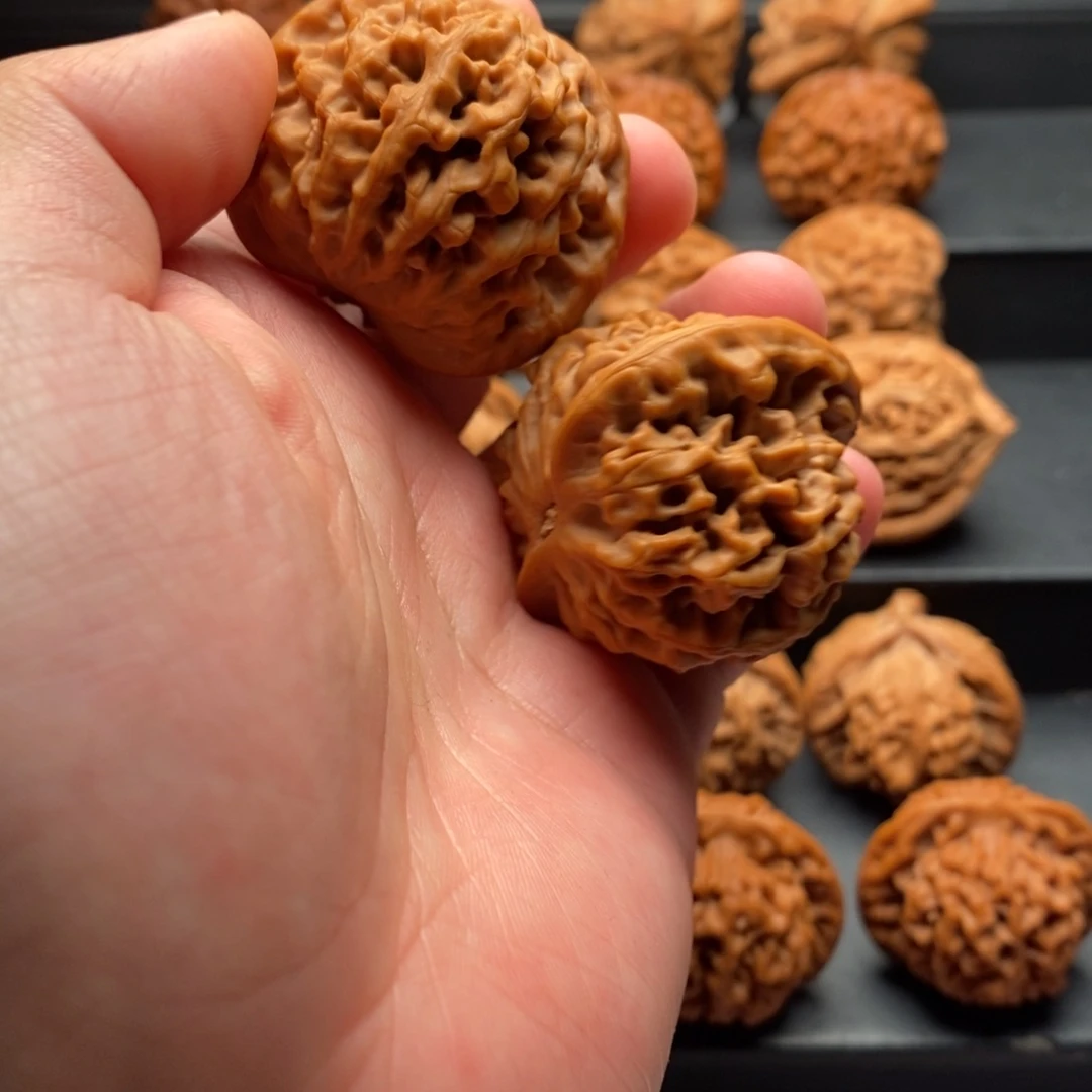 枫***筱文玩核桃吊坠核为贵