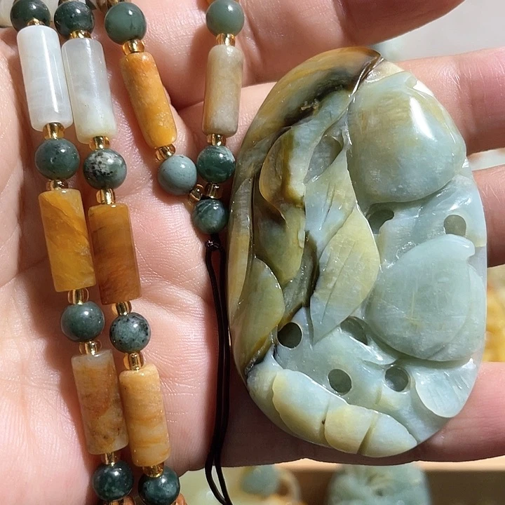 岫玉吊坠(赠链)未镶嵌