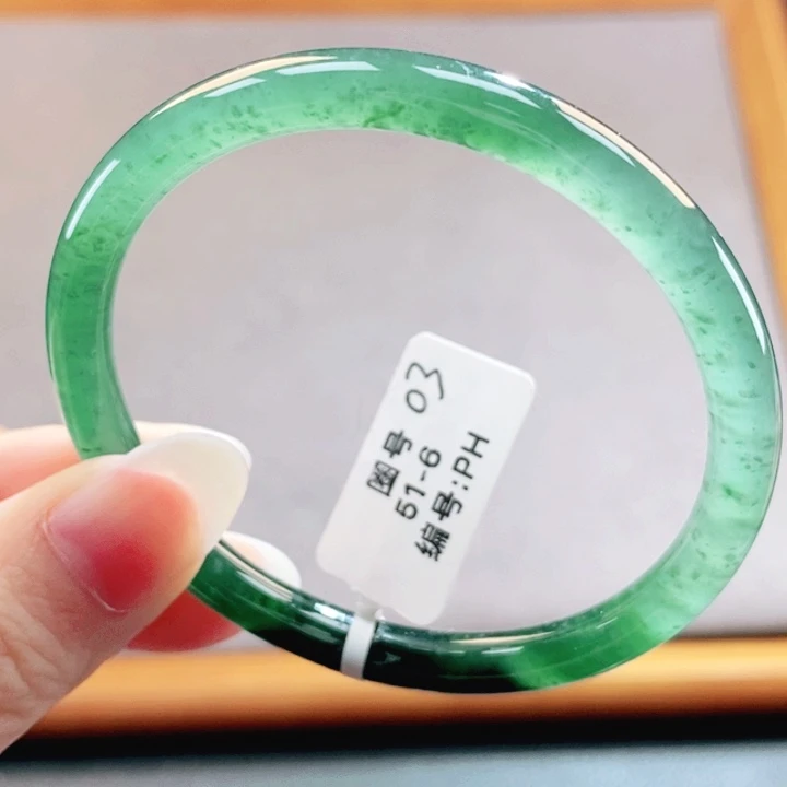 翡翠未镶嵌手镯翡翠手镯88