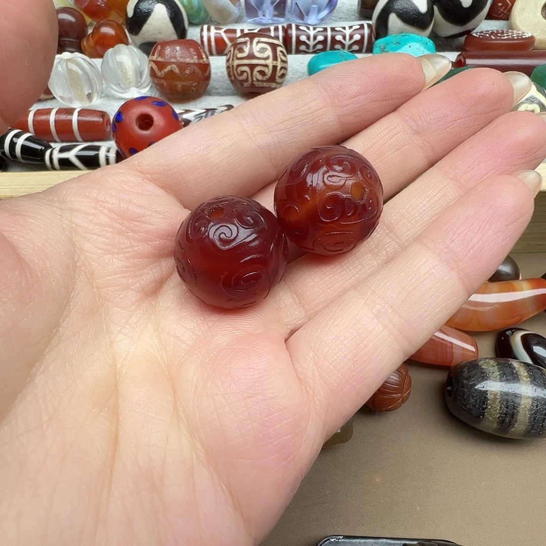 龍***下玛瑙/玉髓未镶嵌珠宝半成品