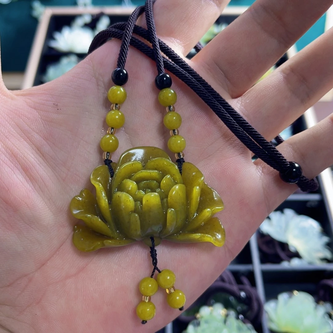 未镶嵌蛇纹石玉颈饰