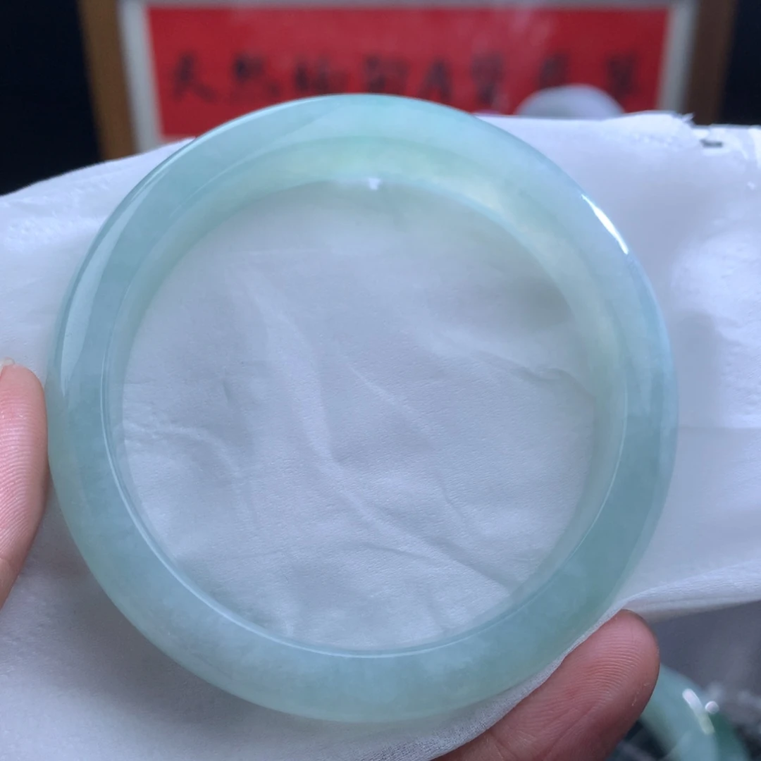 爱***士定制翡翠未镶嵌翡翠