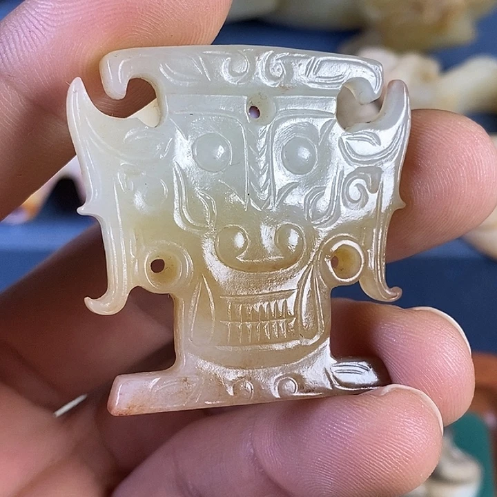 用***3和田玉未镶嵌颈饰