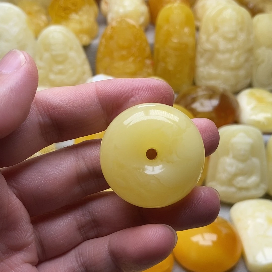 琥珀颈饰未镶嵌琥珀蜜蜡吊坠，