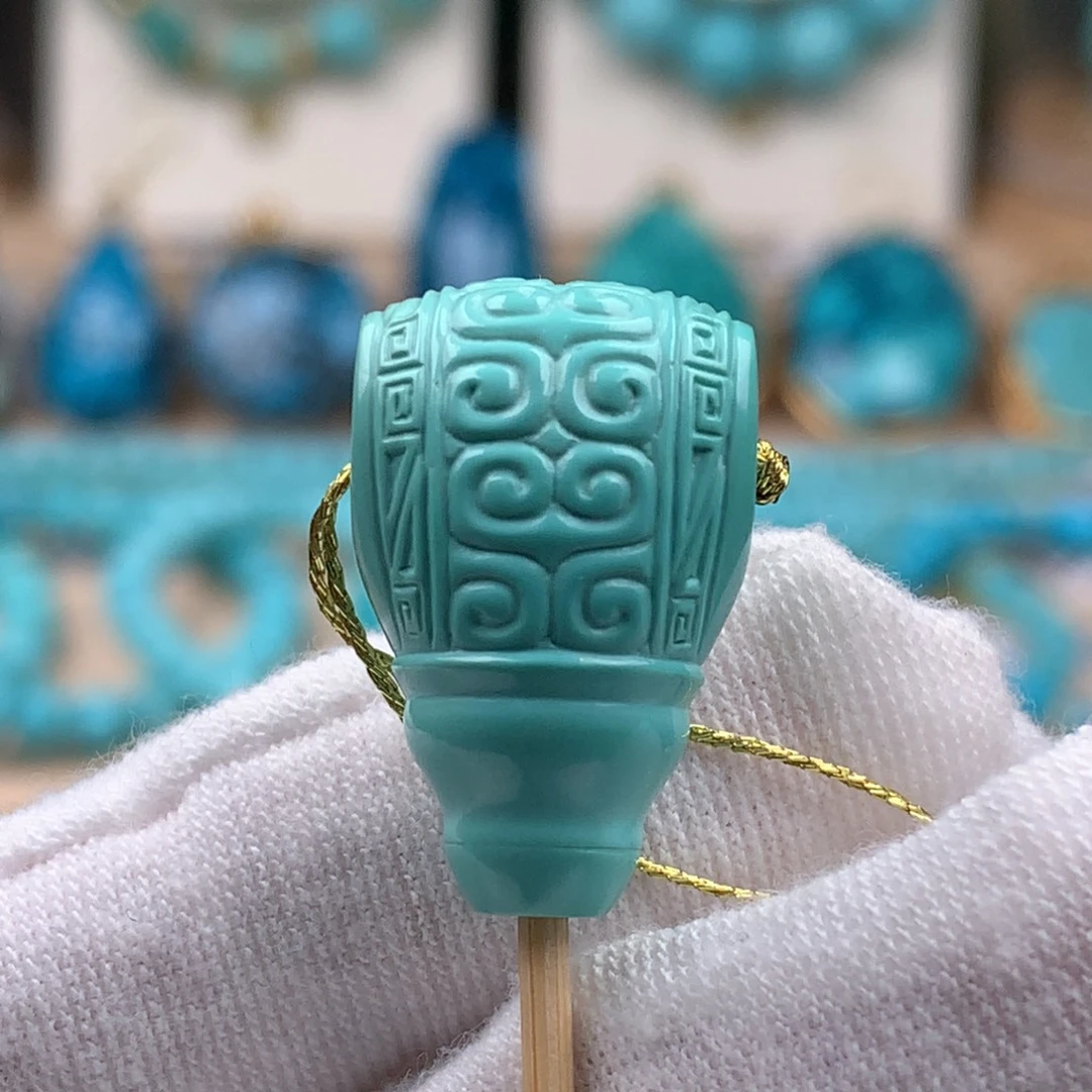 绿松石未镶嵌珠宝奇石