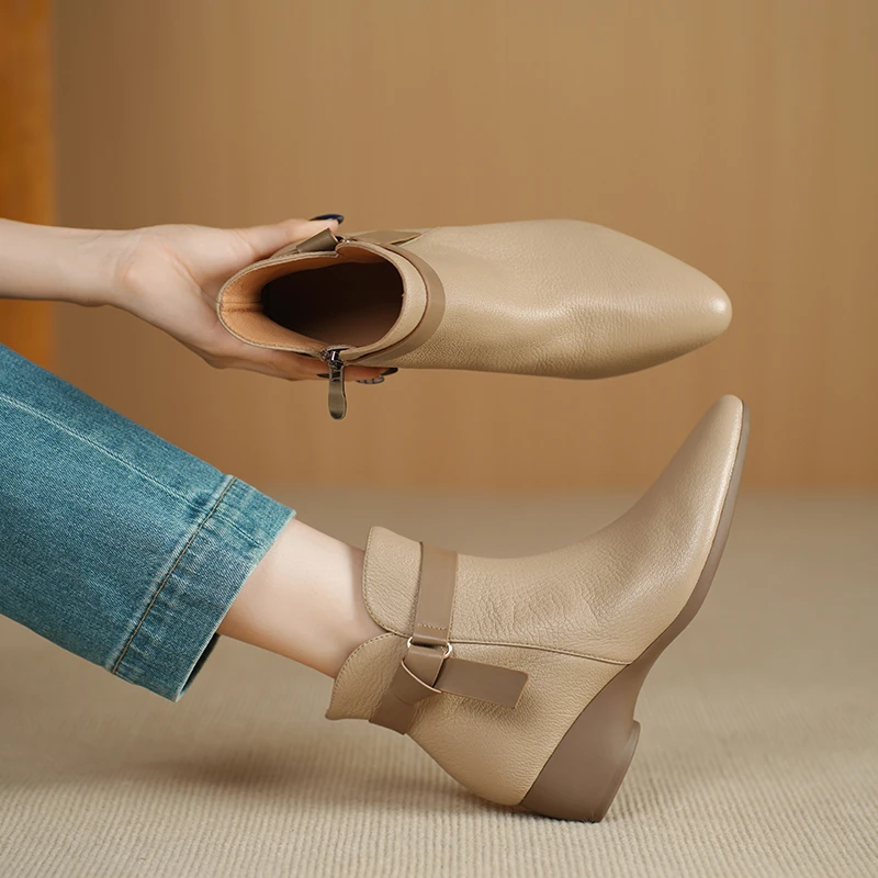 2025新款法式超软小羊皮低跟短靴女尖头杏色侧拉链配裙子马丁靴子