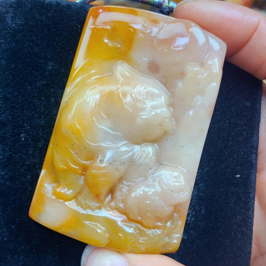 未镶嵌石英质玉（黄龙玉）吊坠(不含链)