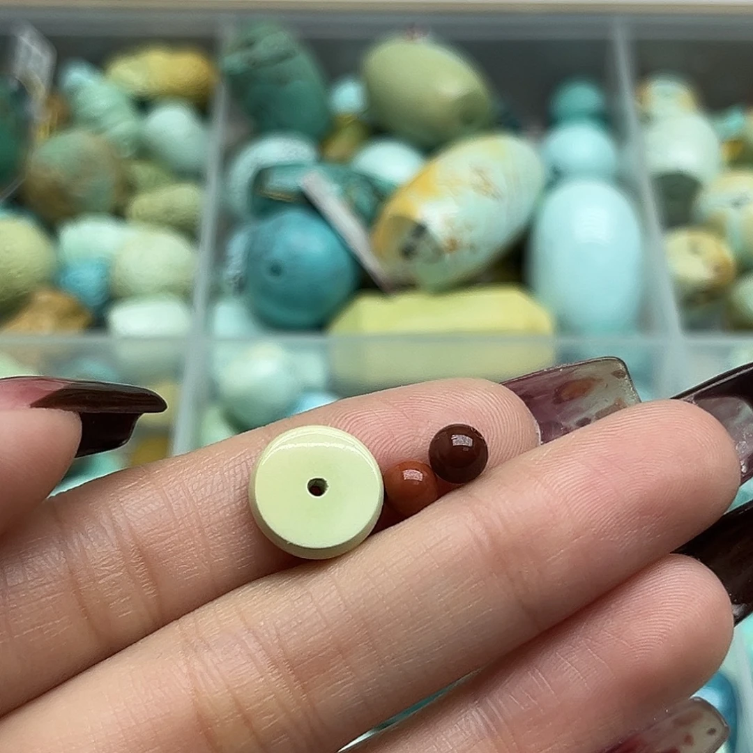 南红玛瑙未镶嵌珠宝奇石