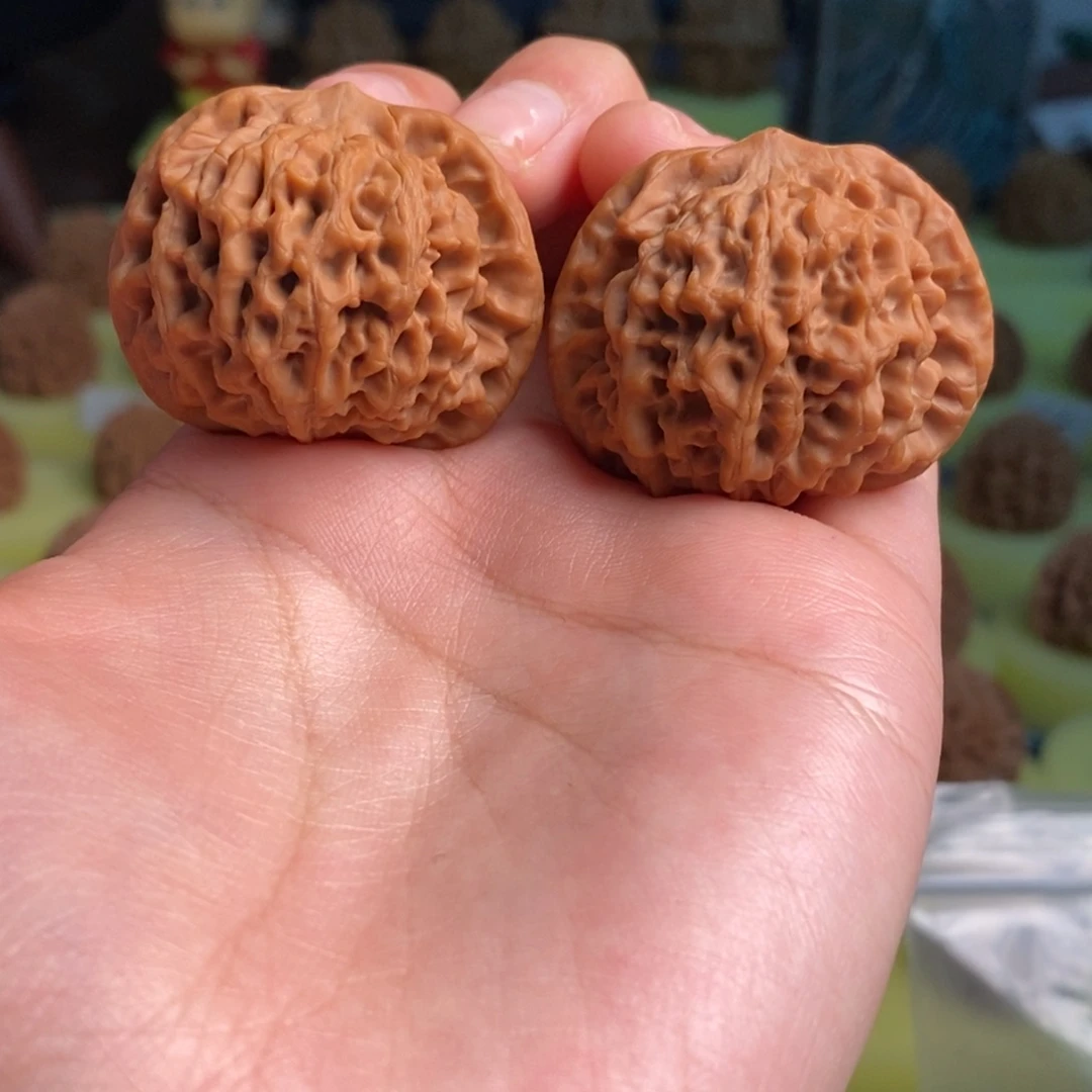 阿***良核桃秦岭闷尖狮子头38矮壮精