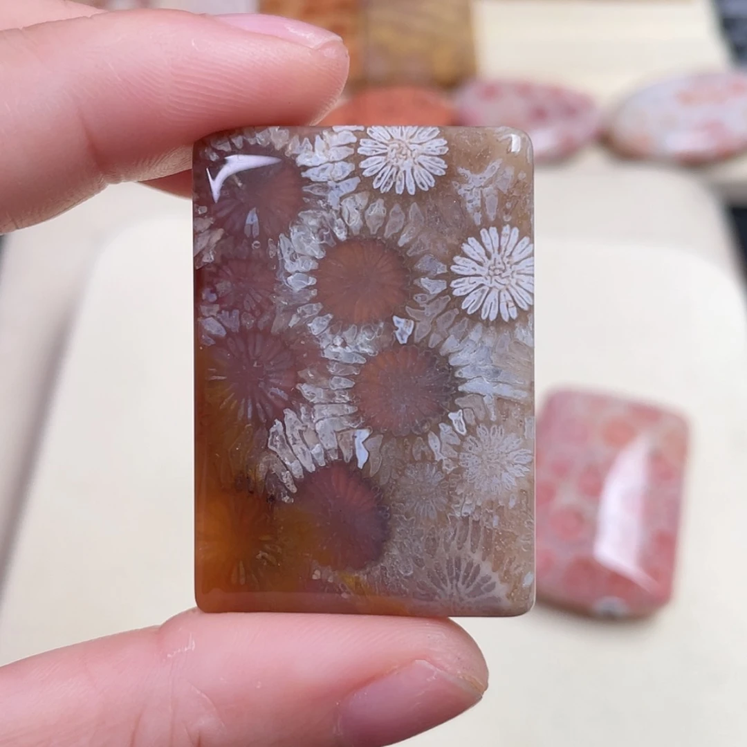 【闪购商品】合金颈饰硅化玉c****l