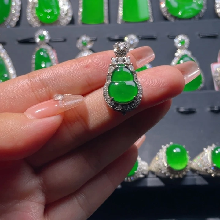 翡翠银S925镶嵌颈饰翡翠吊坠