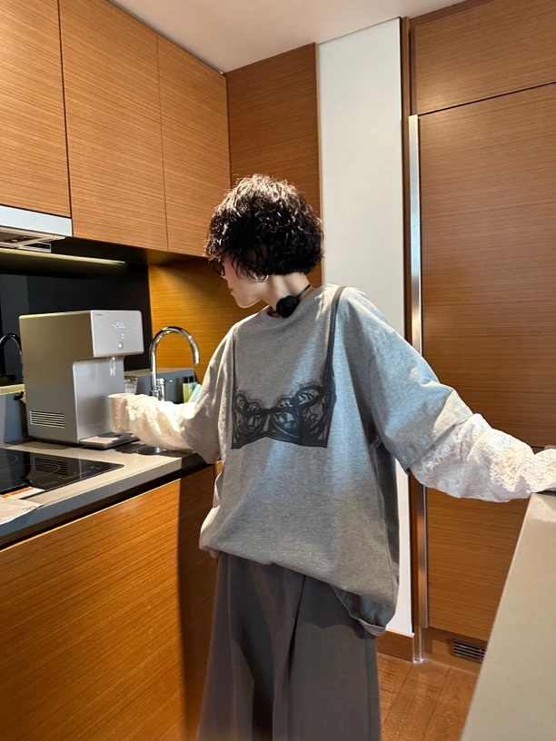 韩国新款袖子蕾丝拼接大体恤 （no退换）