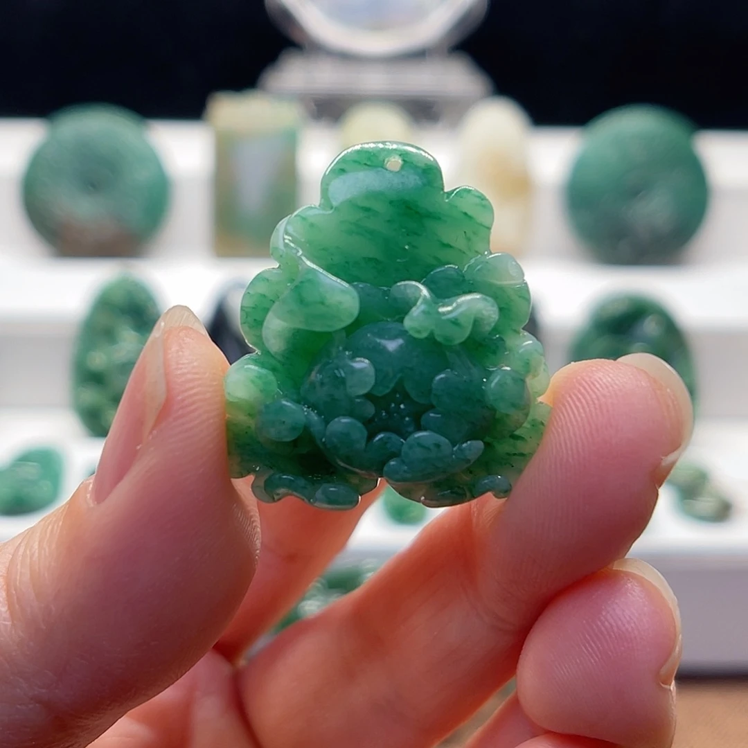 独山玉未镶嵌颈饰