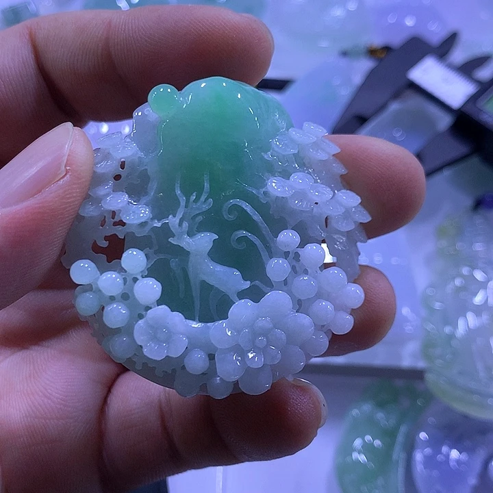 颈饰未镶嵌翡翠天然翡翠A货吊坠