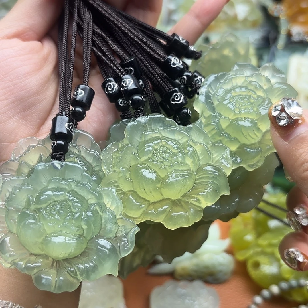 蛇纹石玉未镶嵌吊坠