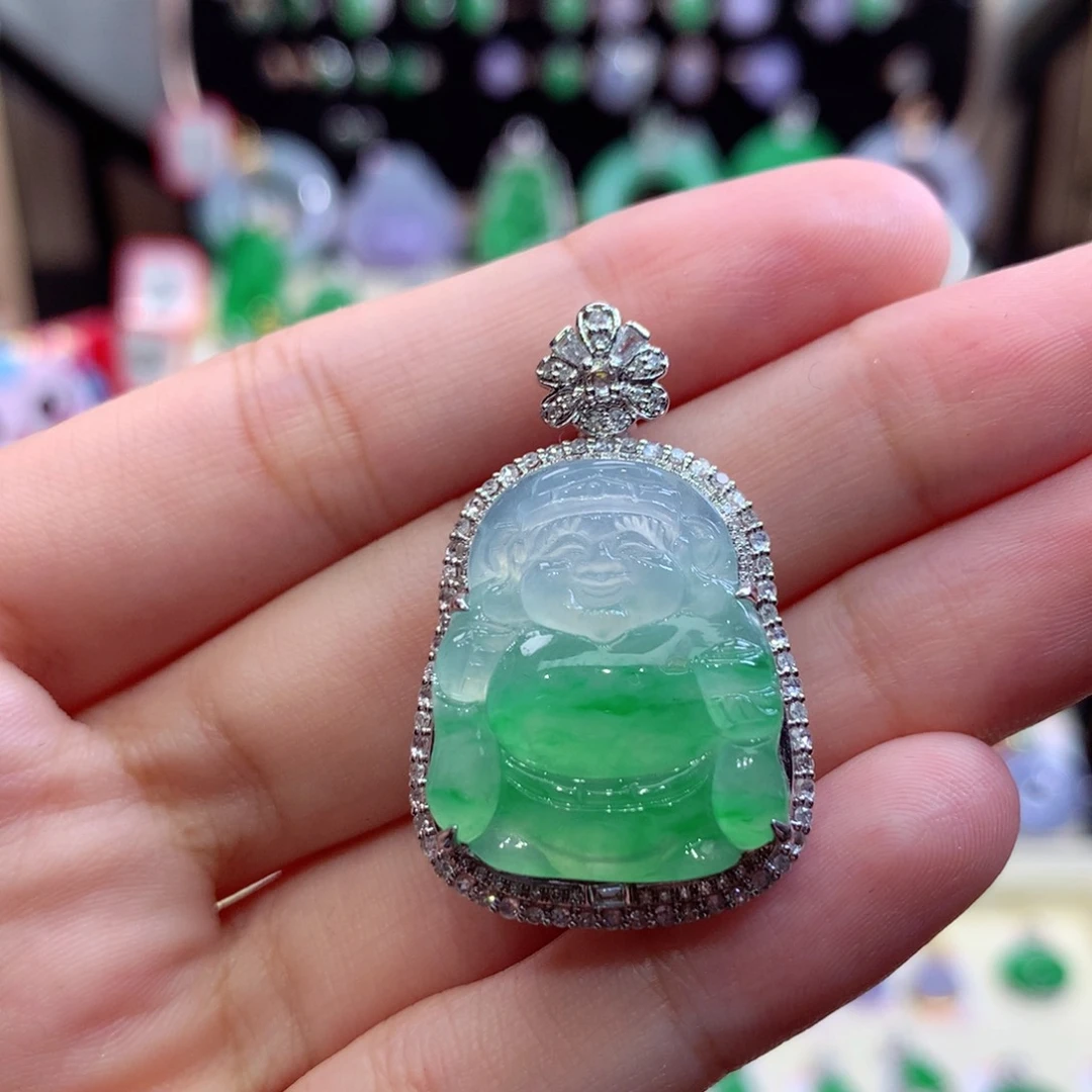 翡翠18K金镶嵌颈饰翡翠