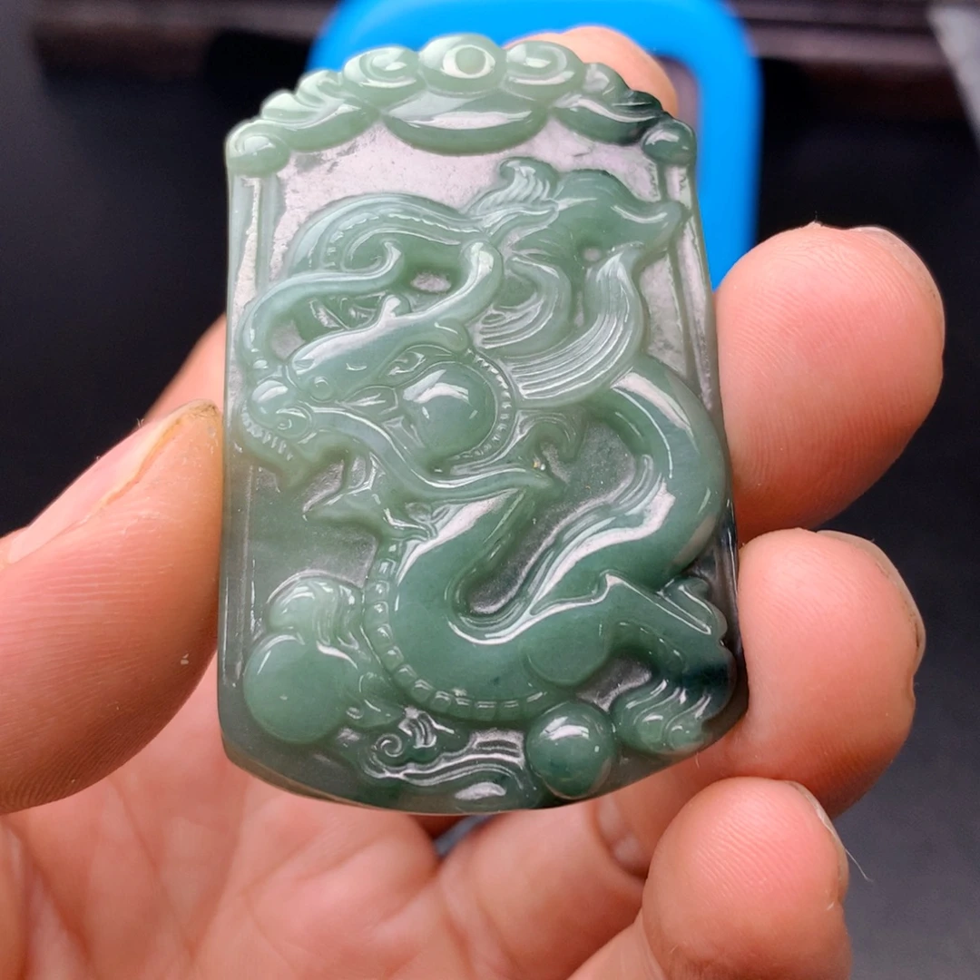 翡翠未镶嵌颈饰翡翠首饰和翡翠珠宝