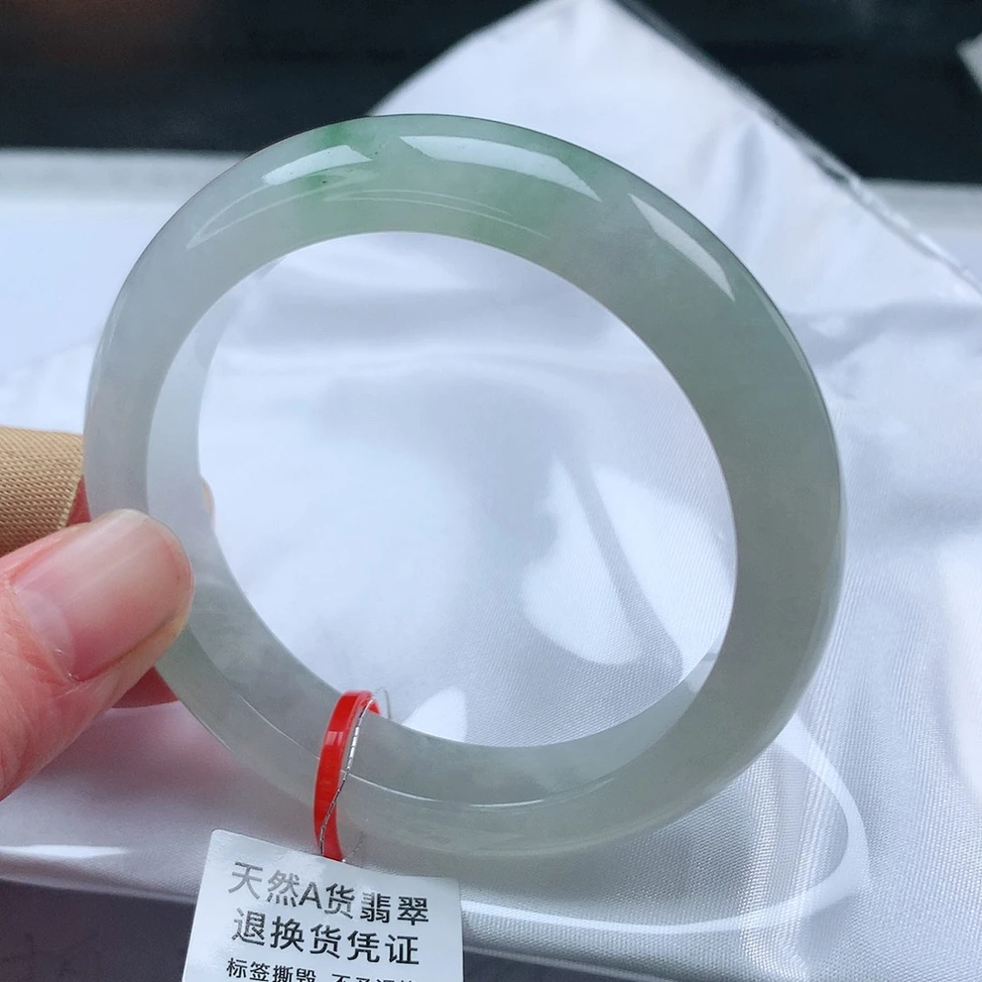 翡翠手镯未镶嵌54圈