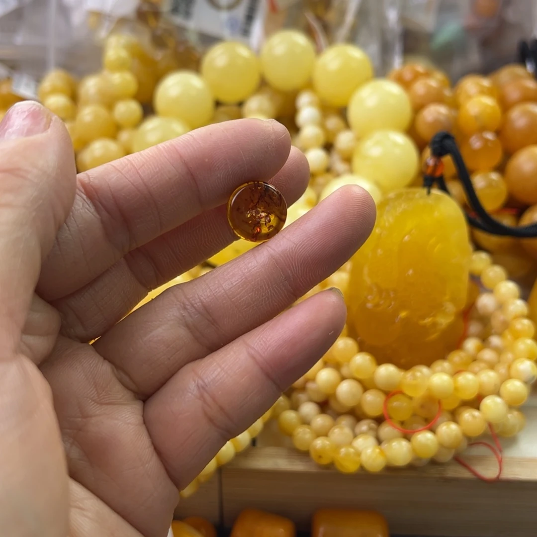 琥珀珠宝奇石未镶嵌