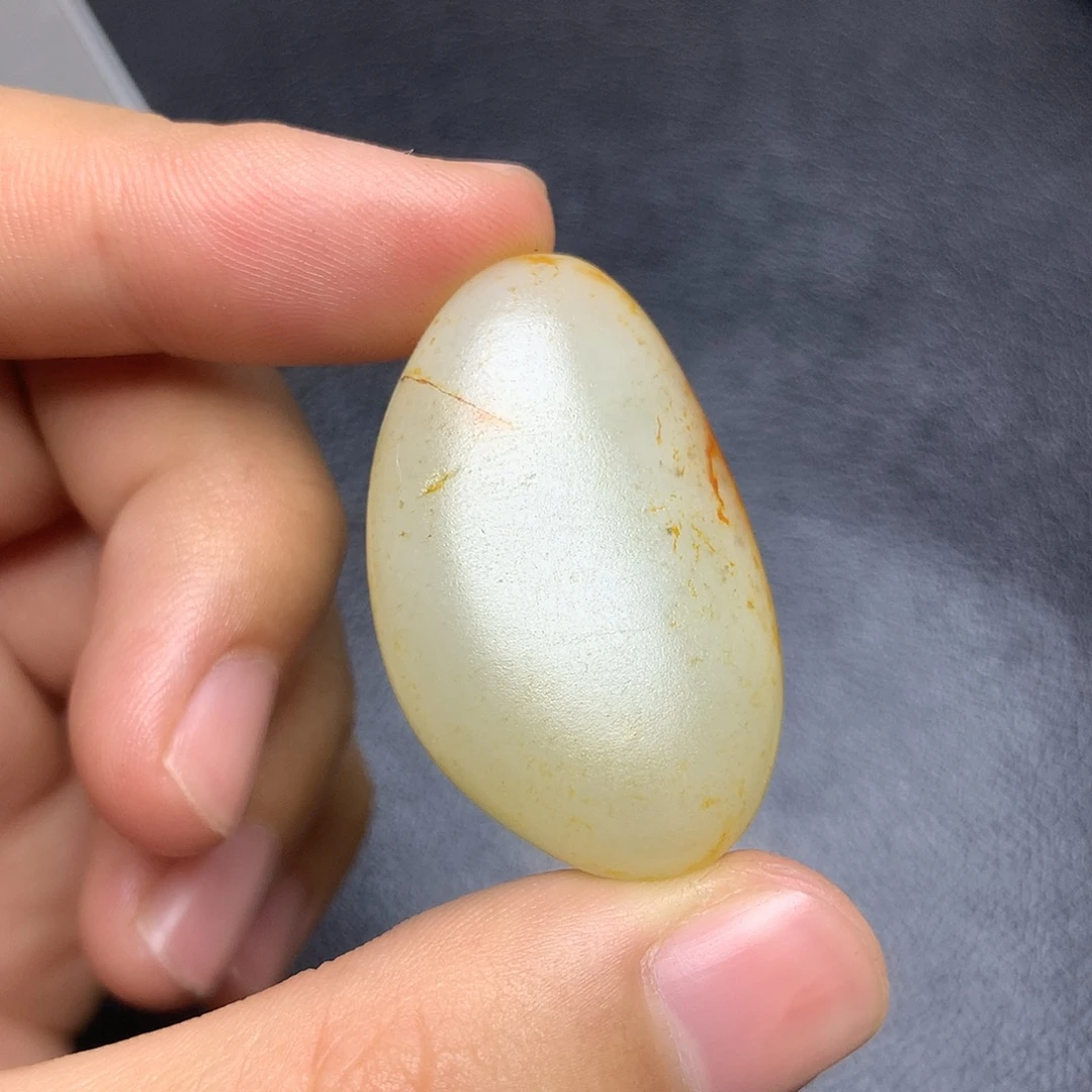 和田玉未镶嵌把件