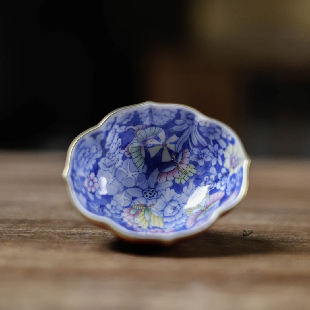 【见珊】玫瑰红青花万花蝴蝶杯（华隐S0915）