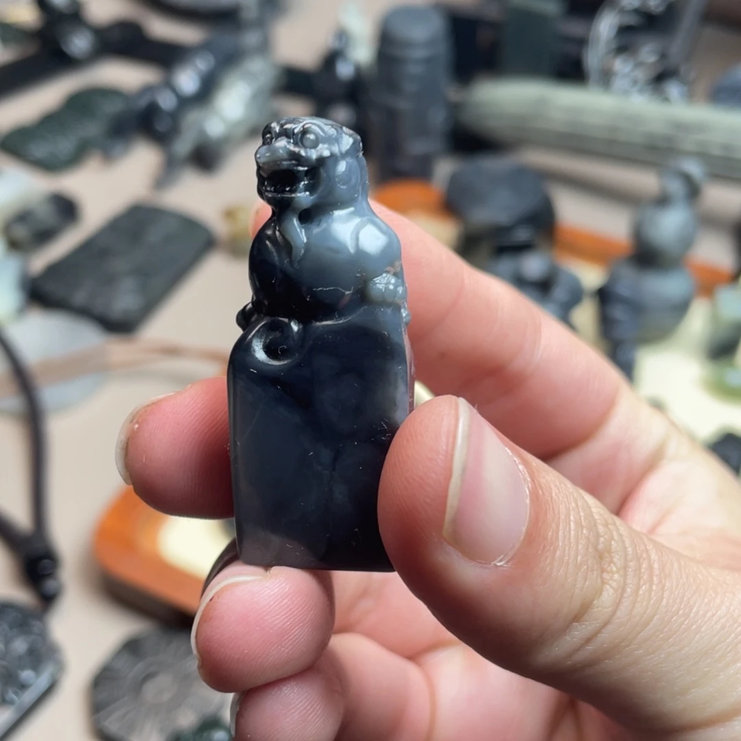 小***贤和田玉未镶嵌挂件