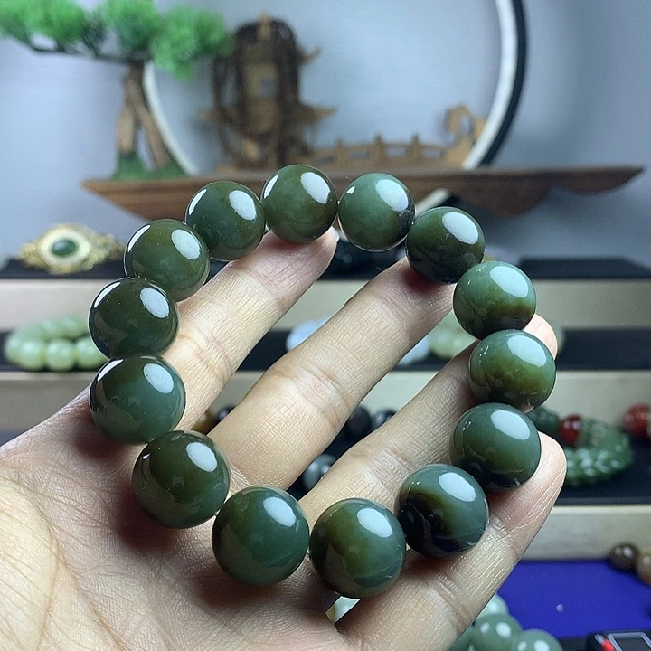 六***顺和田玉未镶嵌手串