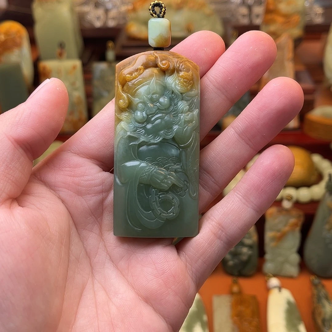 岫岩河磨玉（透闪石质玉）颈饰未镶嵌强***笑