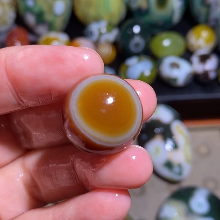 玛瑙/玉髓珠宝半成品未镶嵌卡**里