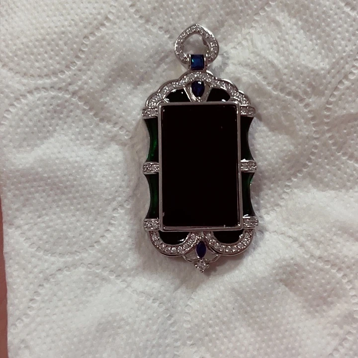 翡翠颈饰未镶嵌翡翠L