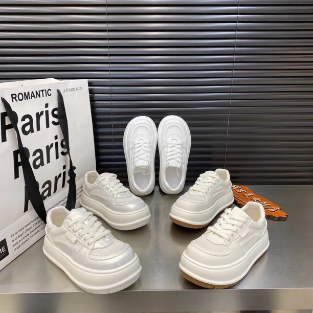 欧洲站2025夏季新款厚底娃娃头小白鞋网红同款系带板鞋百搭休闲鞋