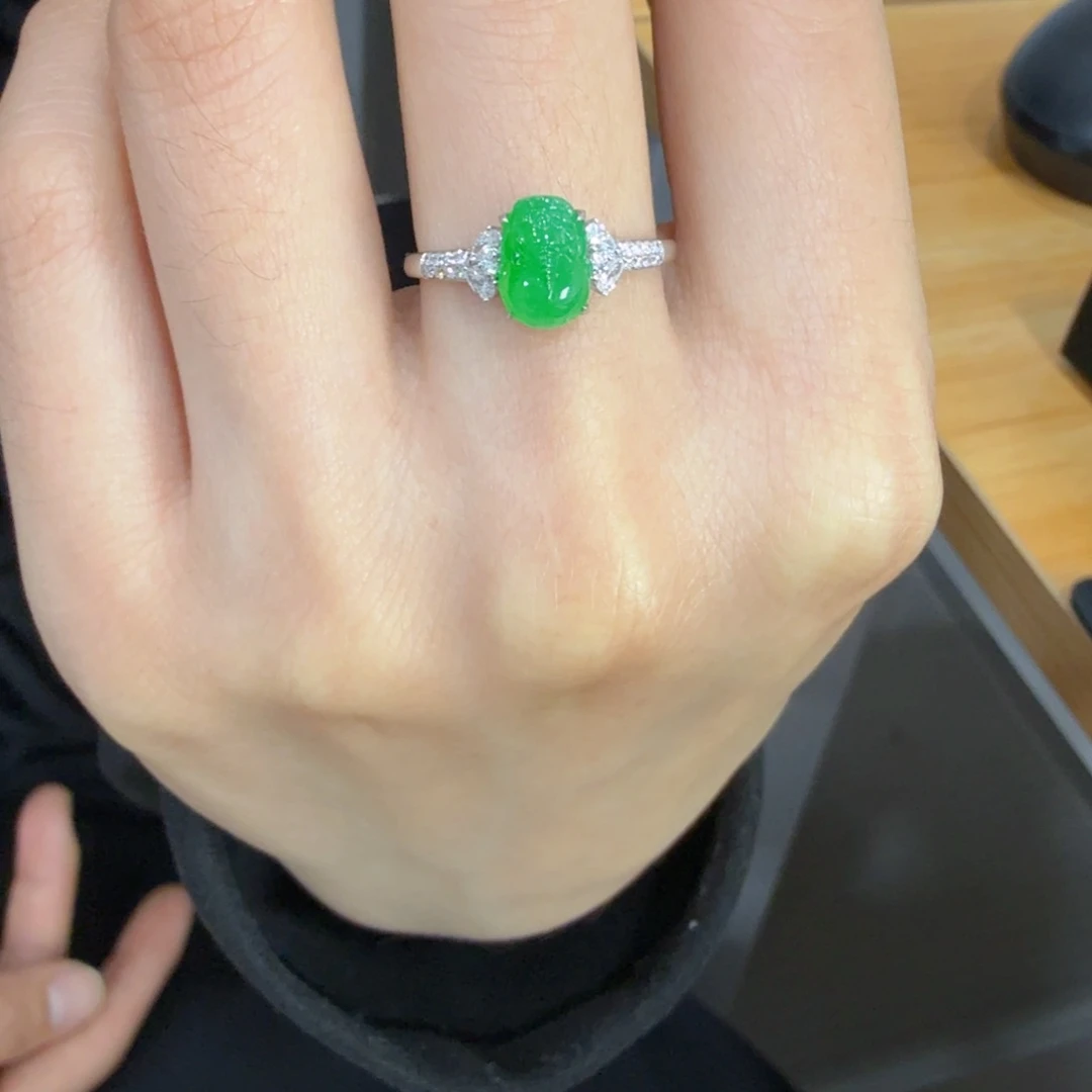 翡翠吊坠(不含链)18K金镶嵌貔貅