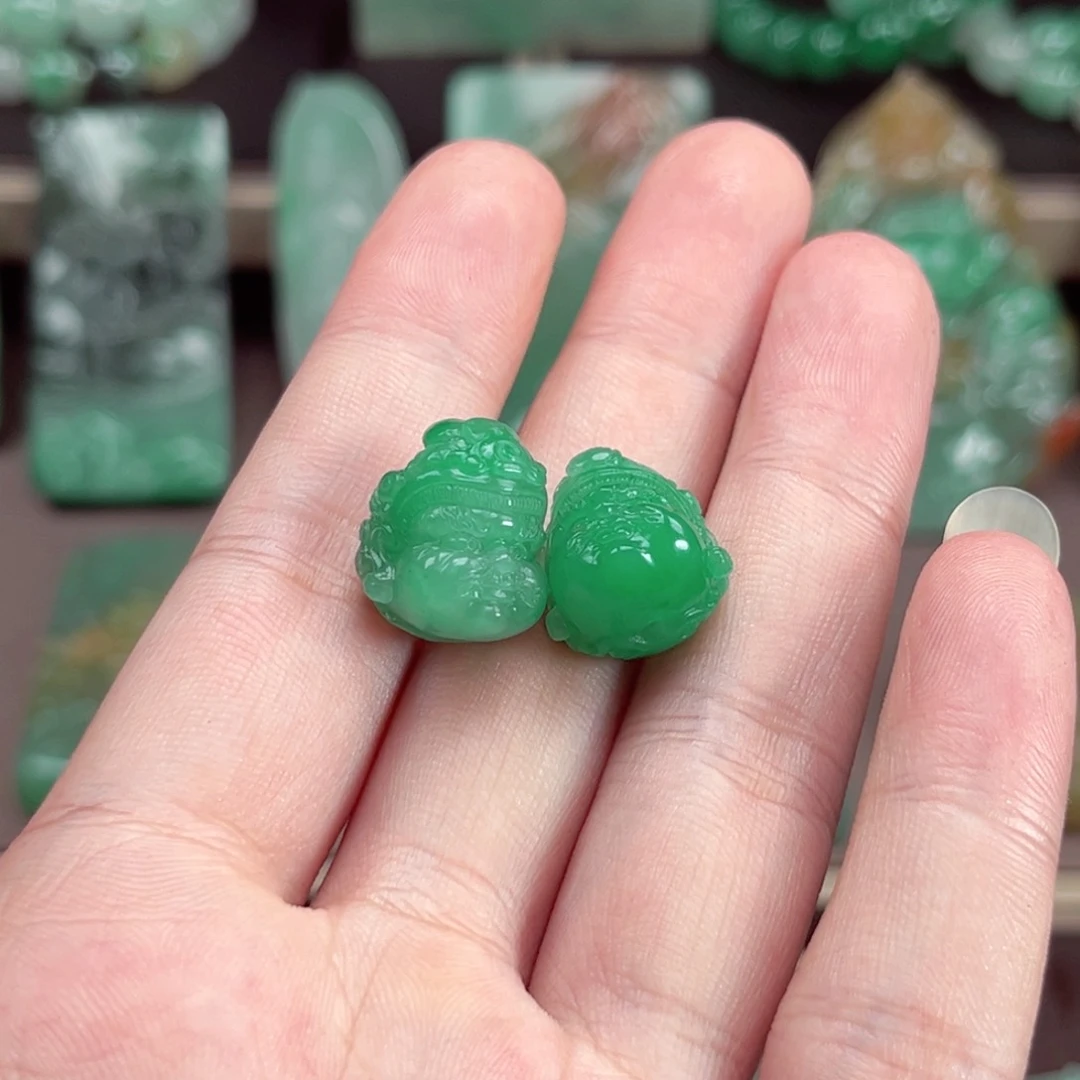 颈饰未镶嵌石英质玉静**光