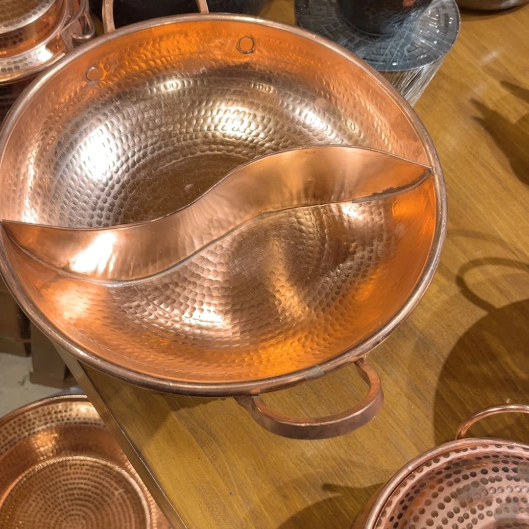 30鸳鸯锅手工锻打工艺