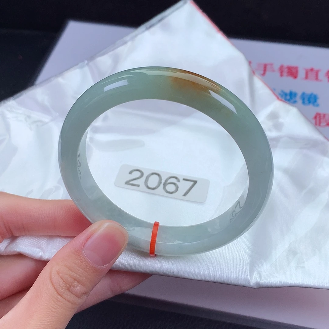 翡翠手镯未镶嵌57圈口