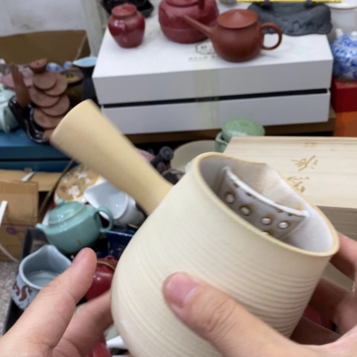 陶瓷艺术品及陶瓷壶