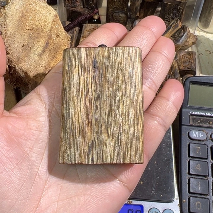 沉香吊坠黄棋楠沉香吊坠17.7克