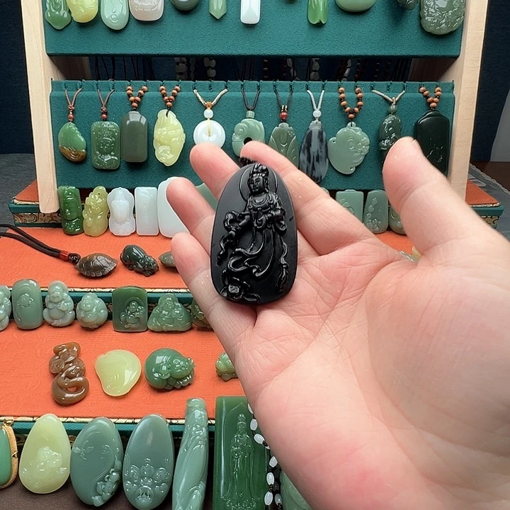 黑曜岩颈饰未镶嵌