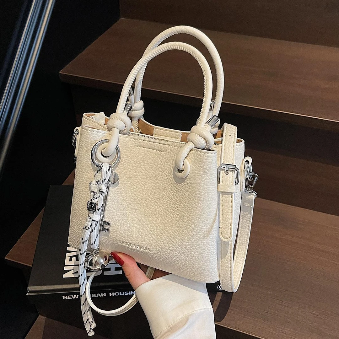 手拎高级感时尚水桶包2025新款韩版ins潮流休闲单肩包百搭斜挎包