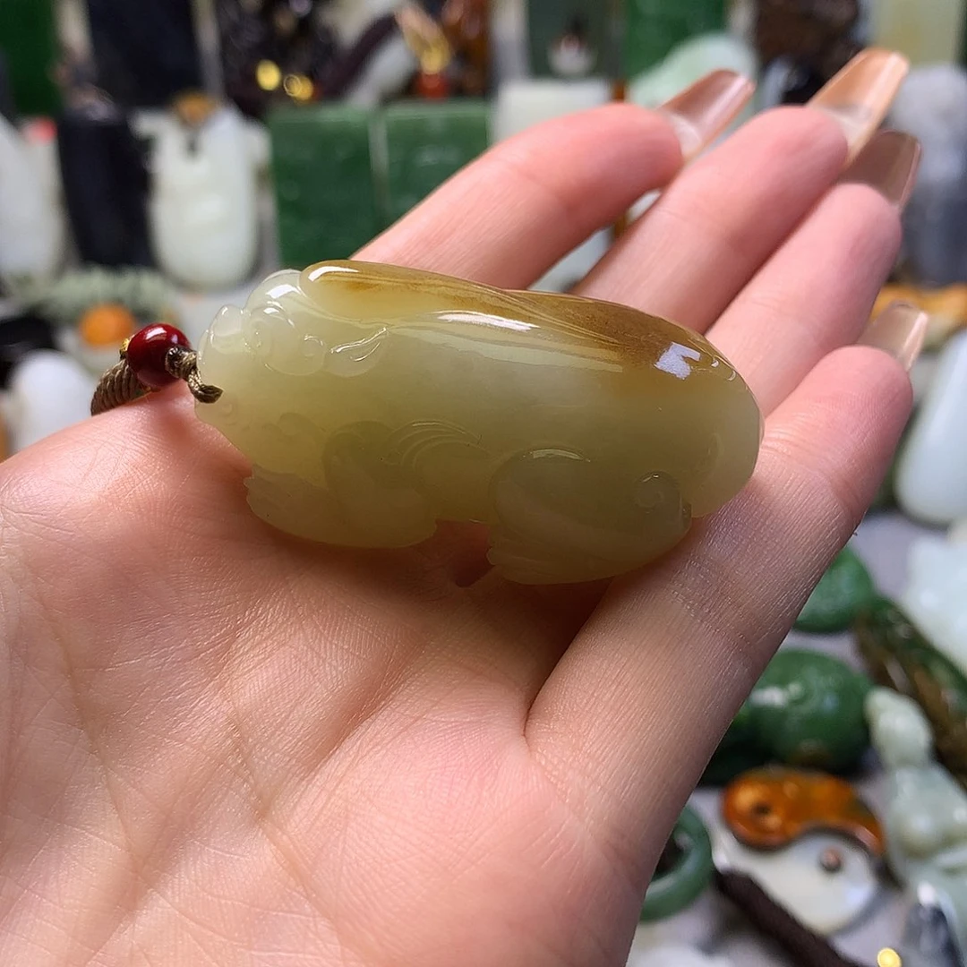 颈饰未镶嵌和田玉哥*