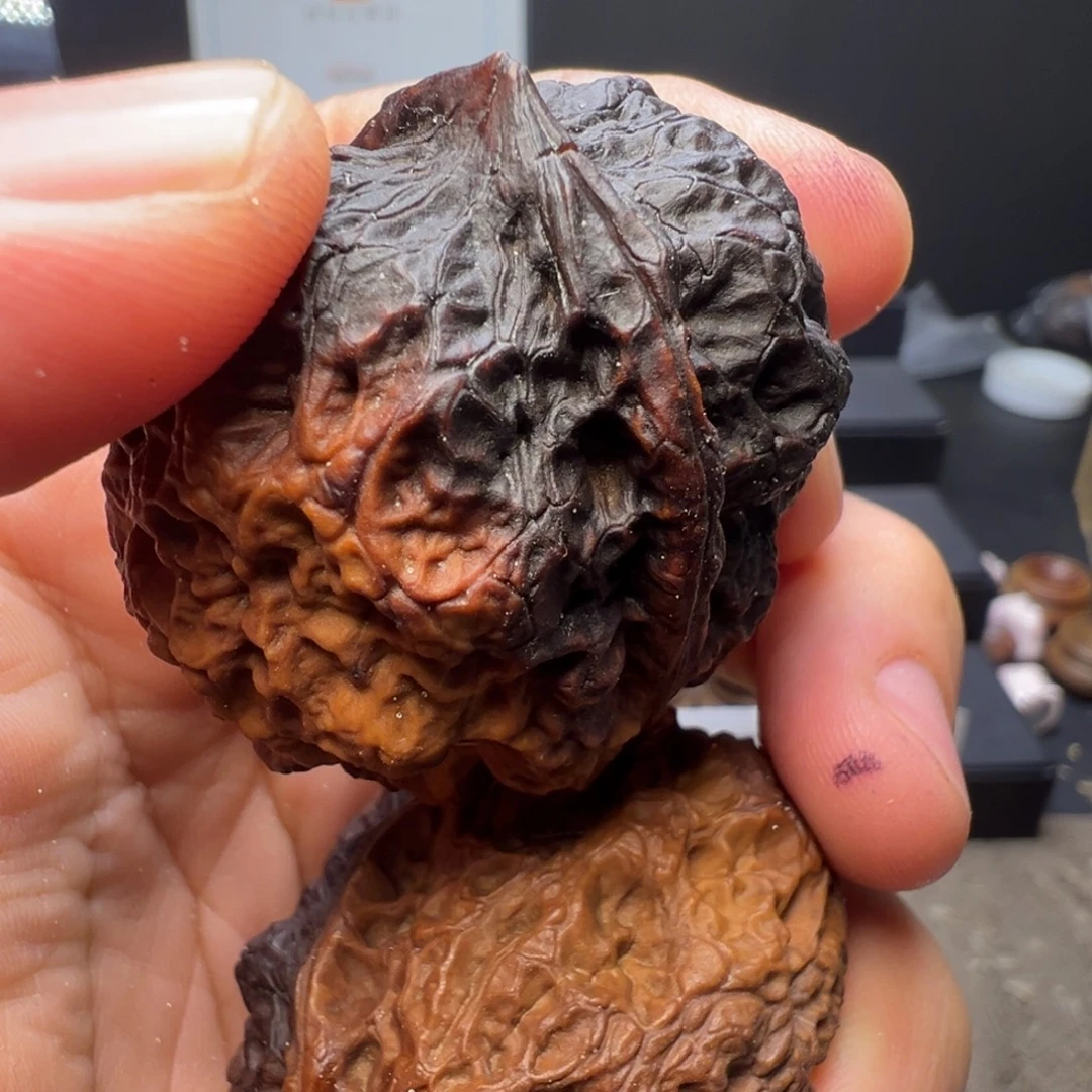 吊坠文玩核桃七彩卧龙43mm（筋有刀伤）