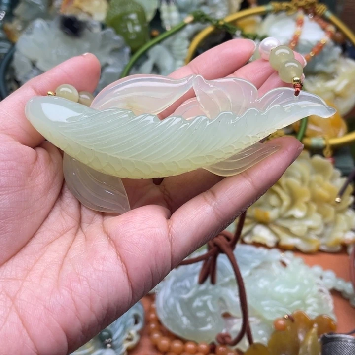 蛇纹石玉吊坠合金六***u