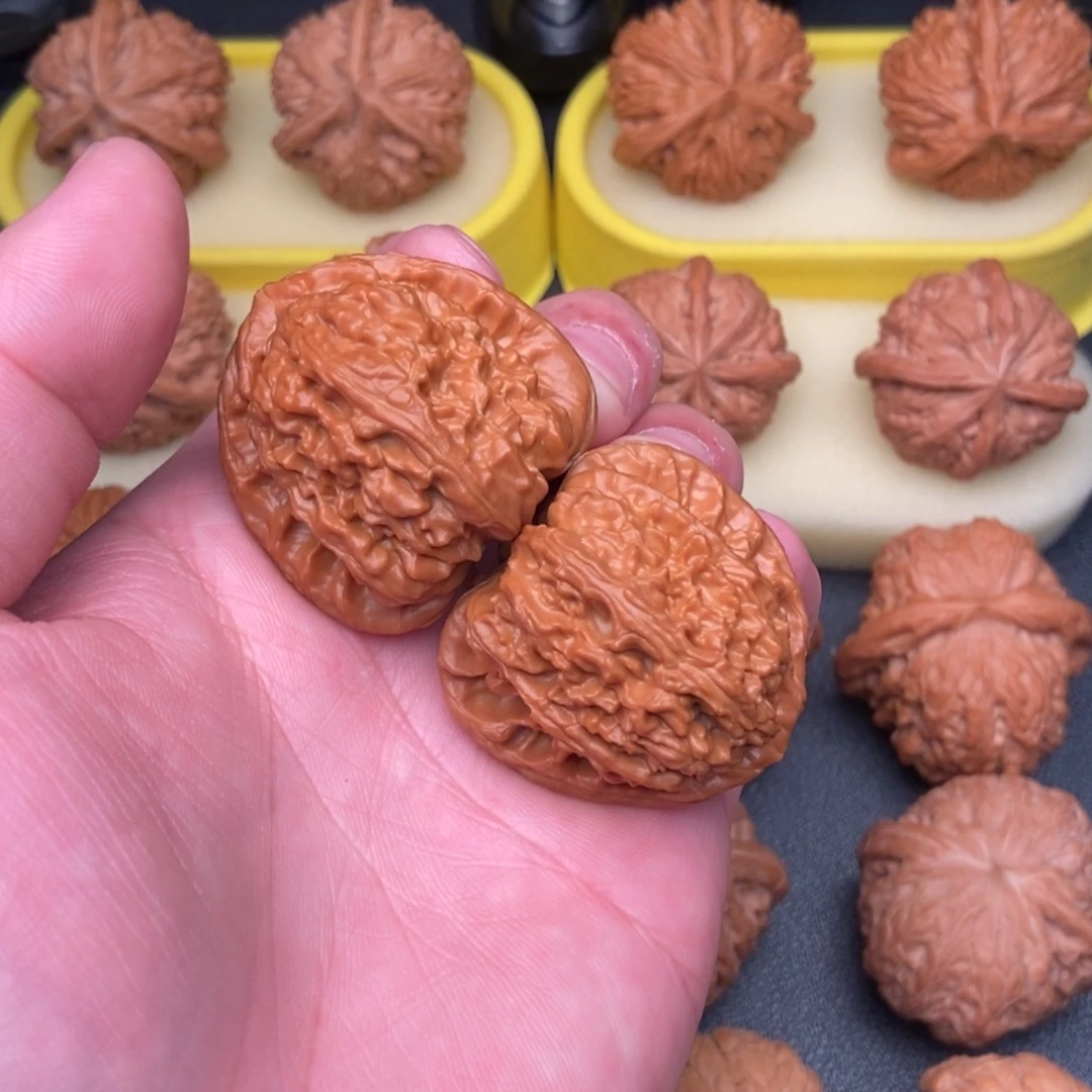 %***…文玩核桃把件三角白39