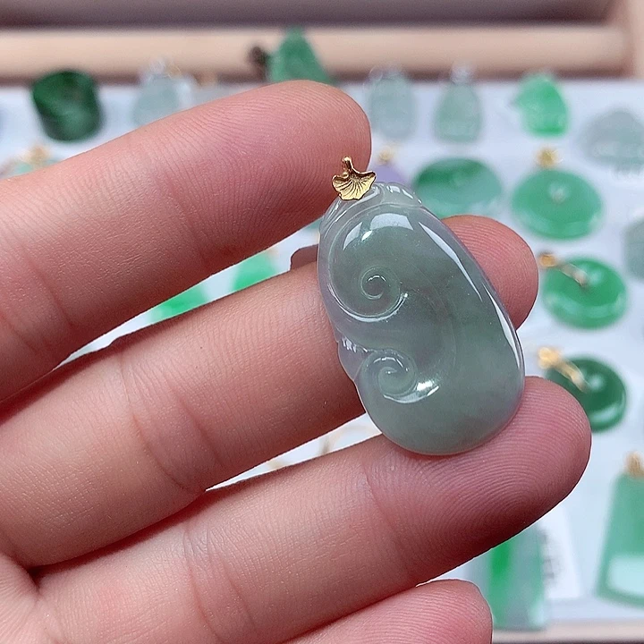 翡翠未镶嵌颈饰吊坠