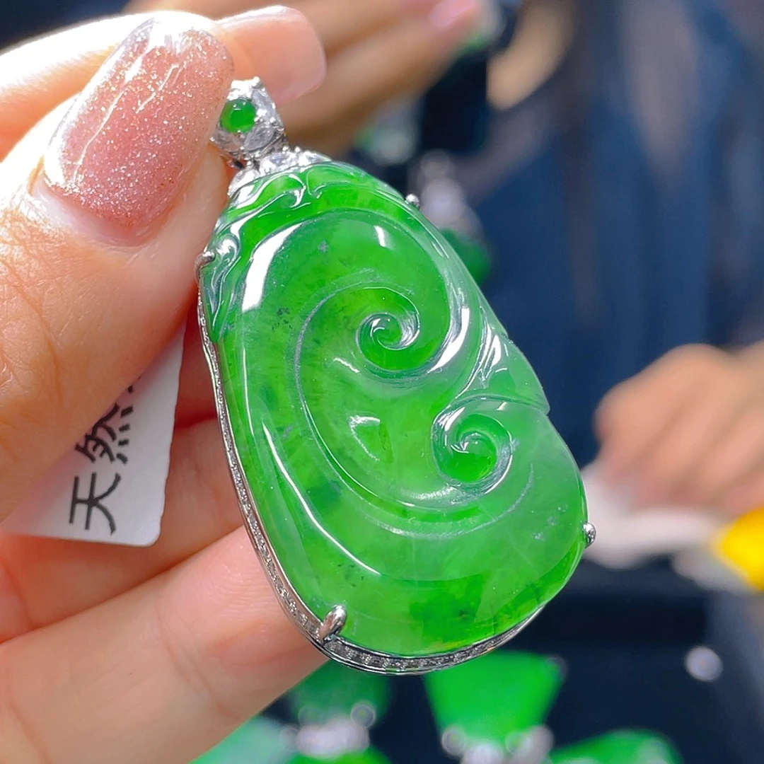 翡翠未镶嵌颈饰天然