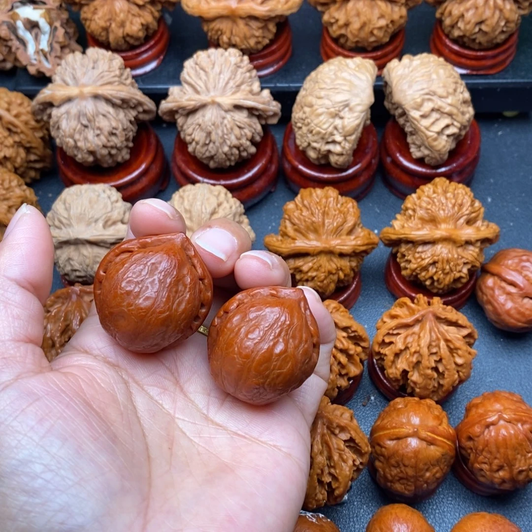 牛***忠文玩核桃把件貔貅