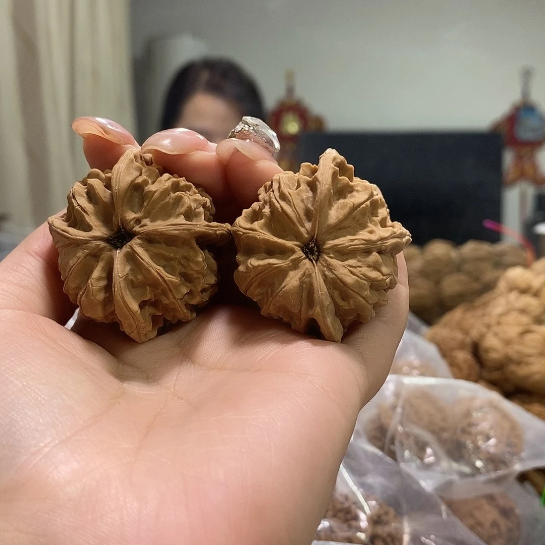 把件文玩核桃边38边42歪玉玺四棱有水尖