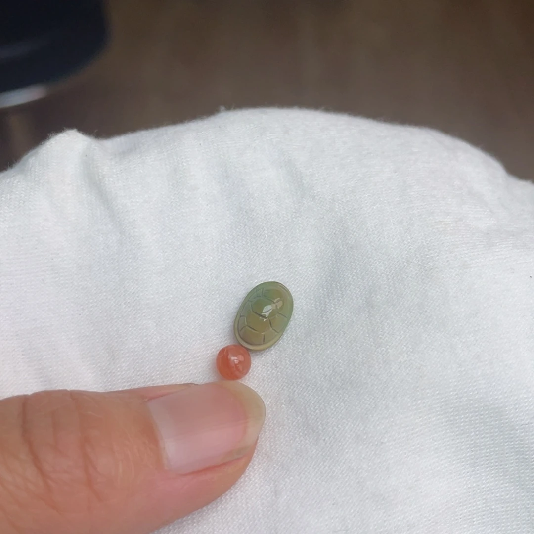 南红玛瑙未镶嵌珠宝奇石