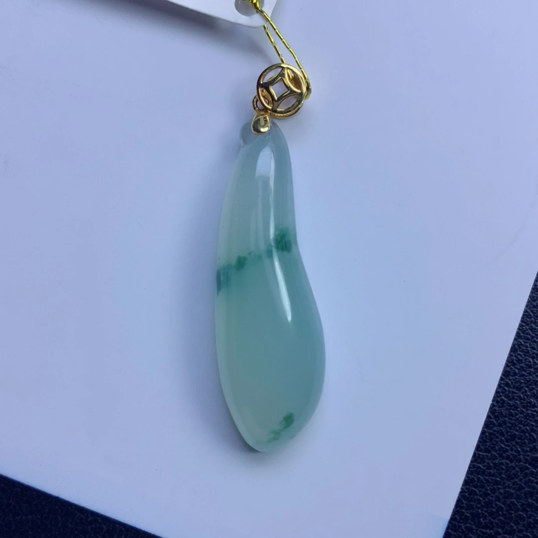 翡翠未镶嵌颈饰福瓜