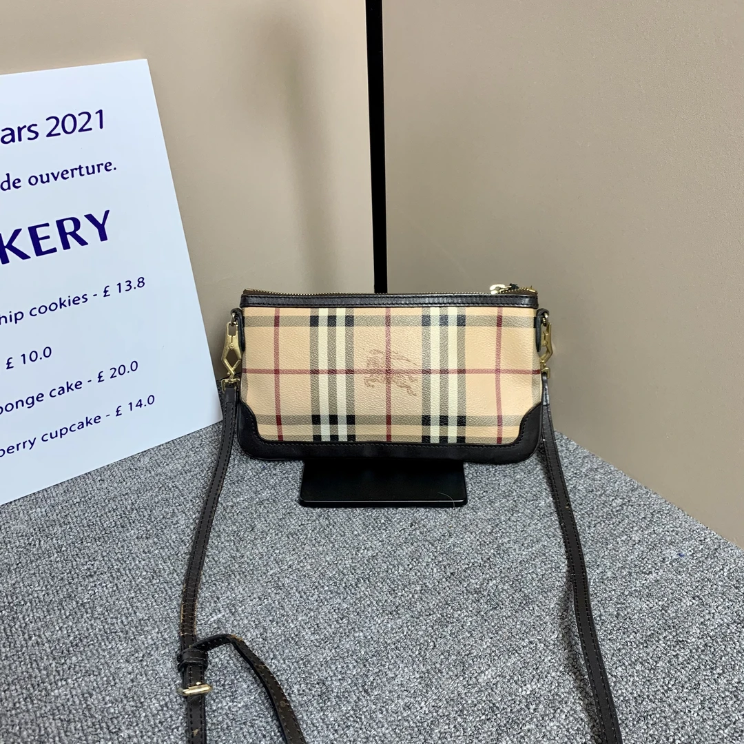95新 BURBERRY/博柏利 博柏利腋下包/Burberry/单肩包